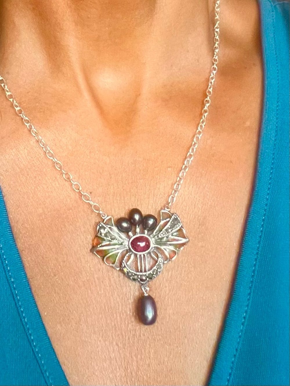 Sterling Silver Multistone Pendant Necklace with Purple Pearls earrings